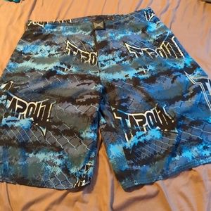 Vintage Y2K Tapout shorts size 36-38